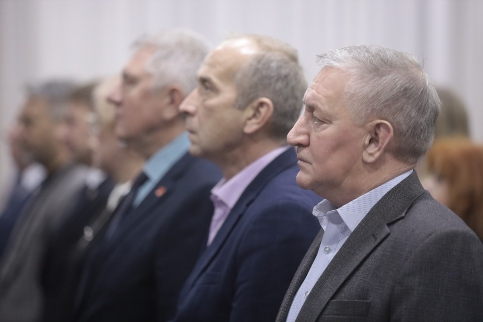 Теснее ряды!