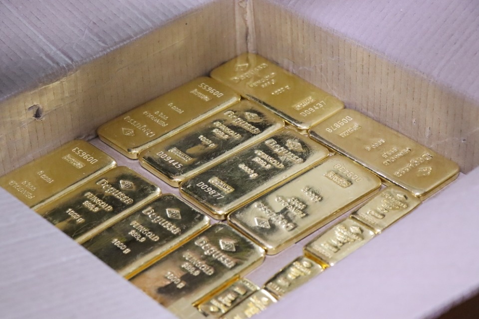 Конфискованное псковскими таможенниками золото на 108 млн рублей обратили в собственность государства