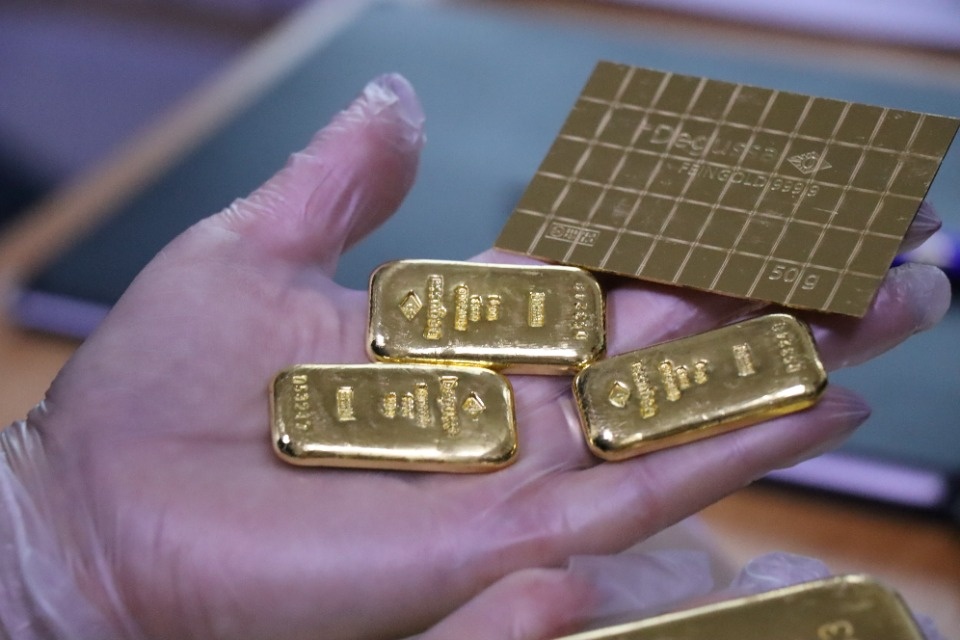 Конфискованное псковскими таможенниками золото на 108 млн рублей обратили в собственность государства
