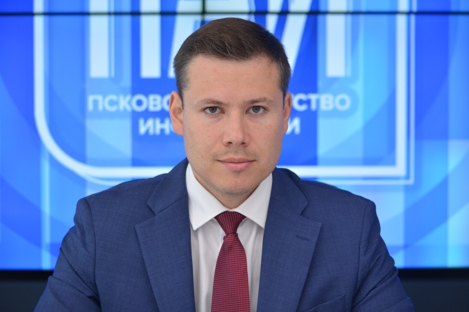 В отставку уходит министр образования Псковской области Андрей Ермаков В отставку уходит министр образования Псковской области Андрей Ермаков