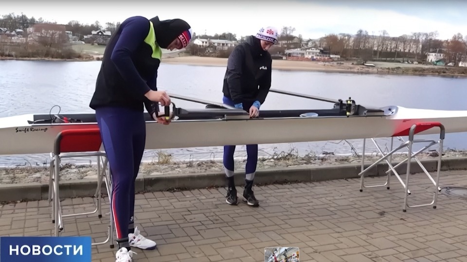 Псковская спортшкола получила гоночную лодку международного уровня Псковская спортшкола получила гоночную лодку международного уровня