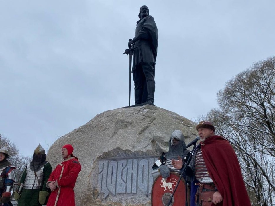 В Пскове открыли памятник князю Довмонту 