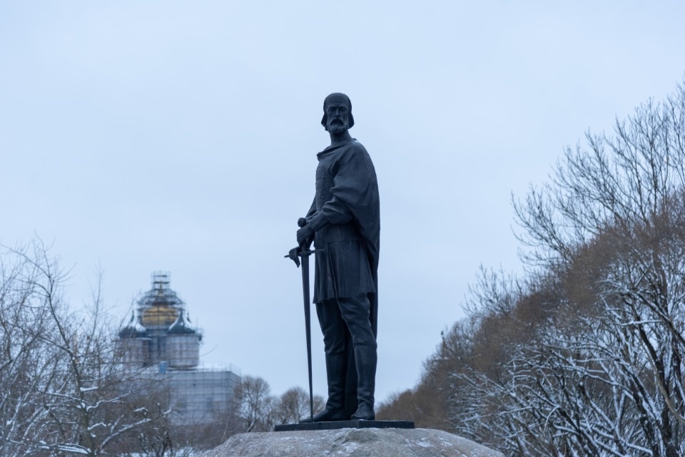 Князь, очень приятно, князь  