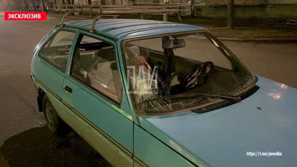 Мужчину госпитализировали после наезда «Таврии» в Великих Луках 