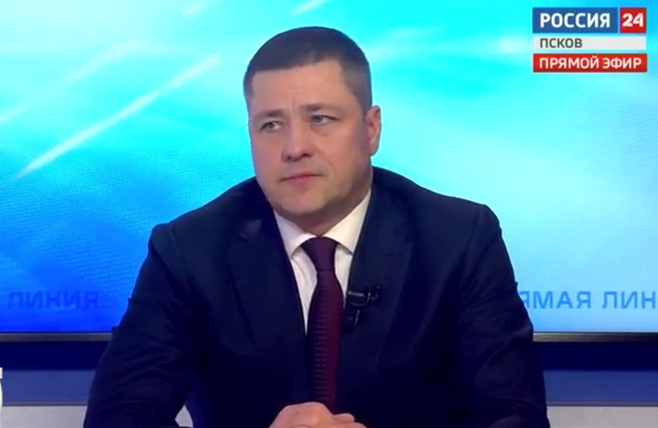 Михаил Ведерников прокомментировал срыв сроков ремонта кадетской школы в Великих Луках