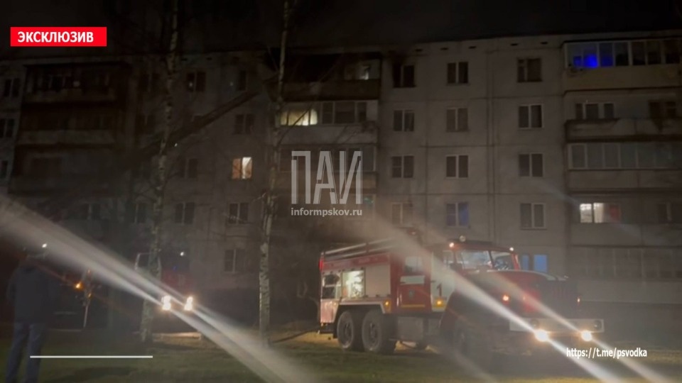 Двое погибших обнаружены на месте пожара в одном из псковских домов