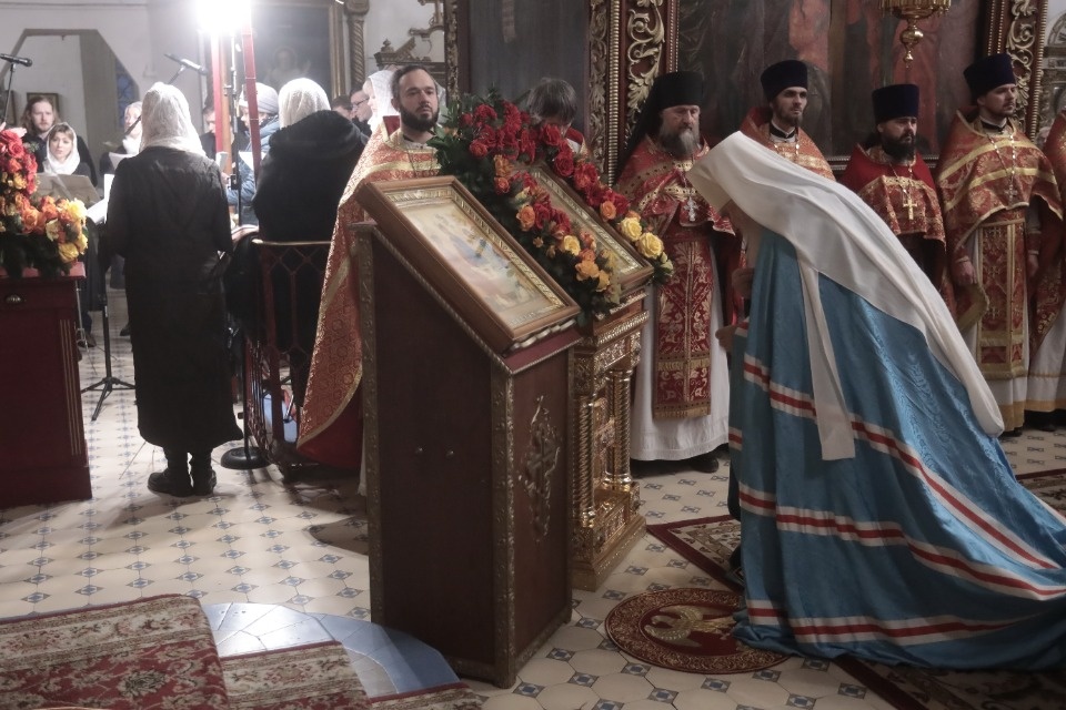 Мощи великомученика Георгия Победоносца встретили в Пскове 