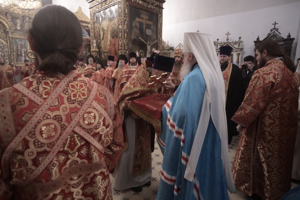 Мощи великомученика Георгия Победоносца встретили в Пскове 