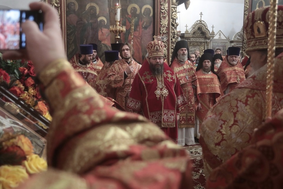 Мощи великомученика Георгия Победоносца встретили в Пскове 