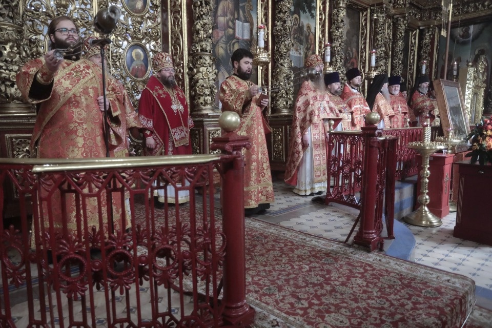 Мощи великомученика Георгия Победоносца встретили в Пскове 