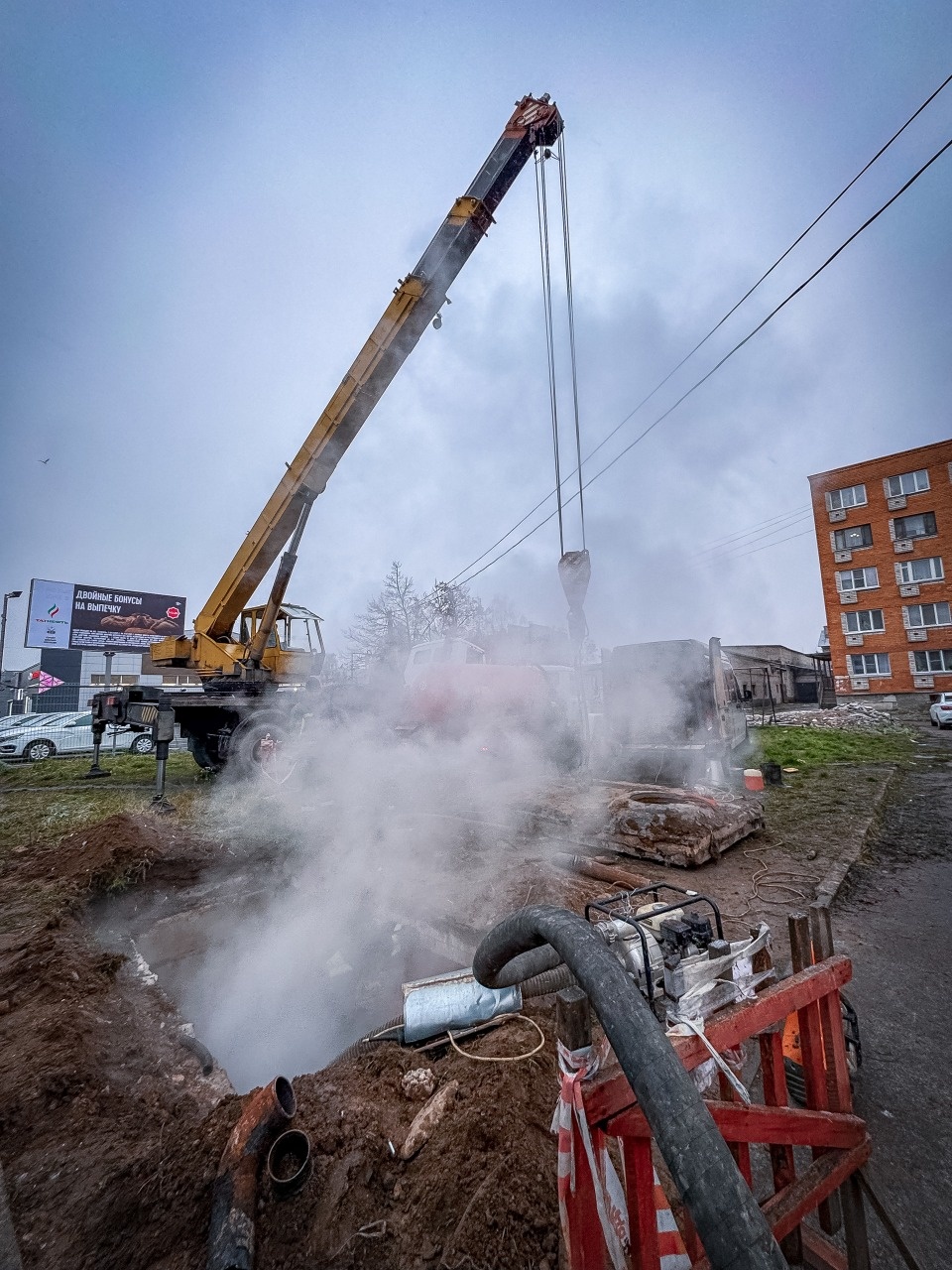 Оставившую почти 40 домов без тепла утечку на теплотрассе устранили в Пскове Оставившую почти 40 домов без тепла утечку на теплотрассе устранили в Пскове