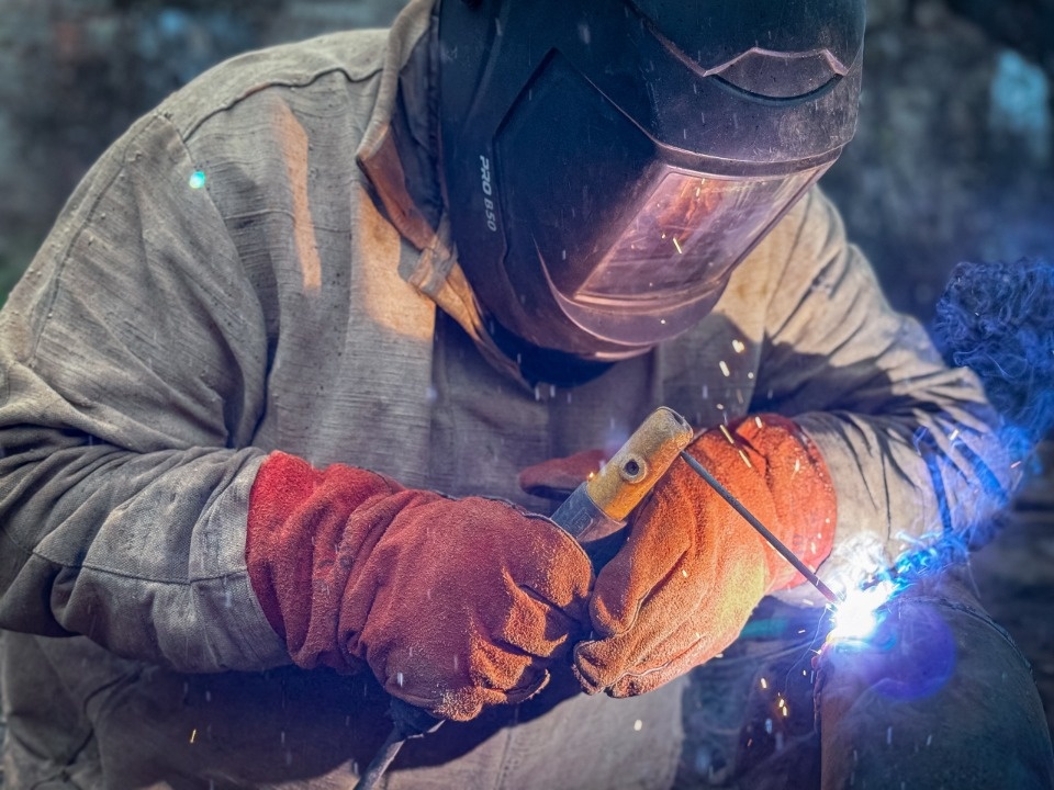 Оставившую почти 40 домов без тепла утечку на теплотрассе устранили в Пскове Оставившую почти 40 домов без тепла утечку на теплотрассе устранили в Пскове