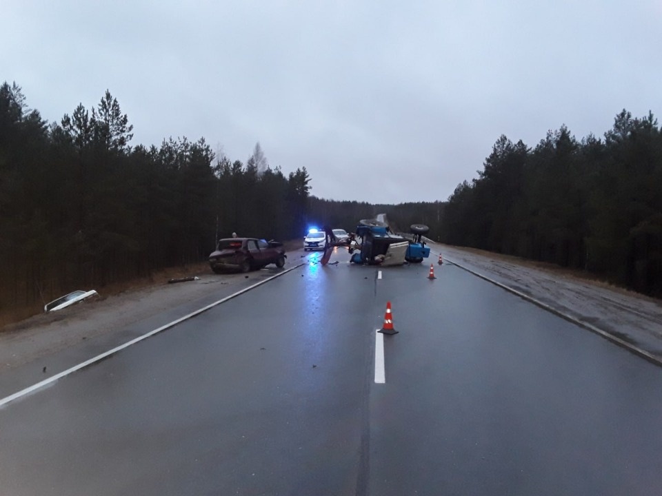 Один человек погиб и 13 пострадали в результате ДТП в Псковской области за неделю