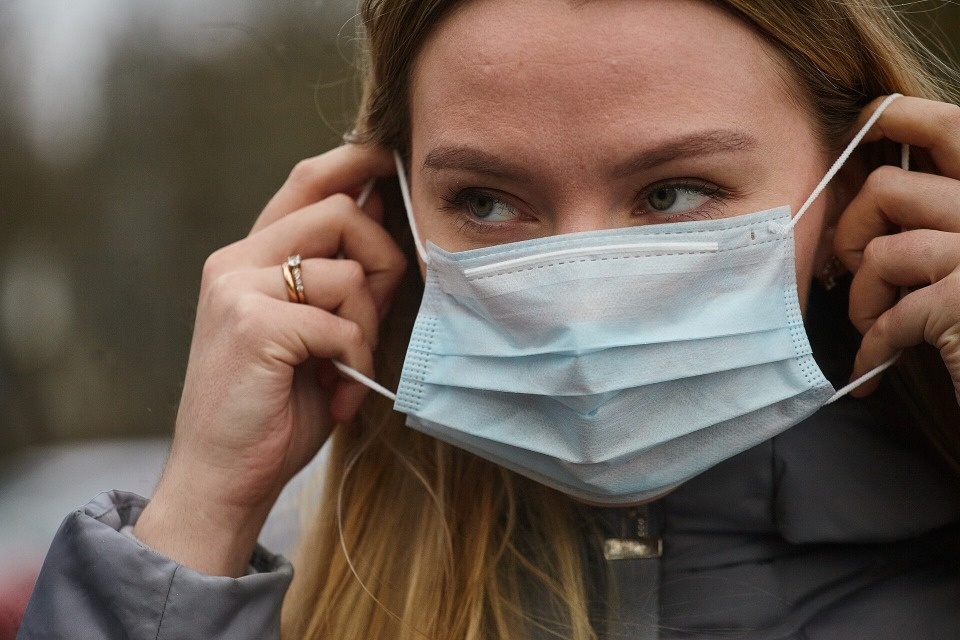 Временные ограничения на посещение пациентов ввели в стационарах Псковской областной больницы