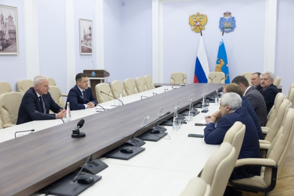 Михаил Ведерников провел серию встреч с фракциями областного Собрания