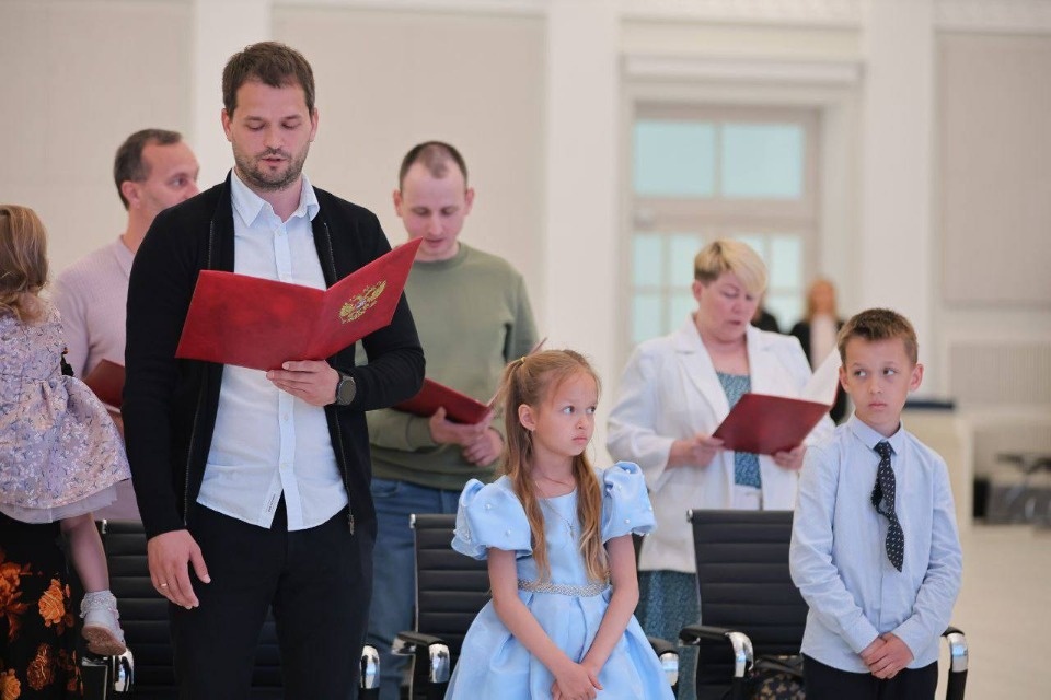 Михаил Ведерников: Примеры переселения граждан в Псковскую область всё чаще звучат в новостях Михаил Ведерников: Примеры переселения граждан в Псковскую область всё чаще звучат в новостях