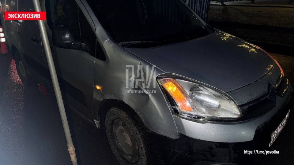 Мужчину госпитализировали после наезда автомобиля в Стругах Красных