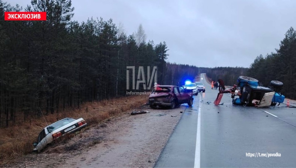 Один человек погиб и пять пострадали в результате ДТП в Псковской области за неделю 