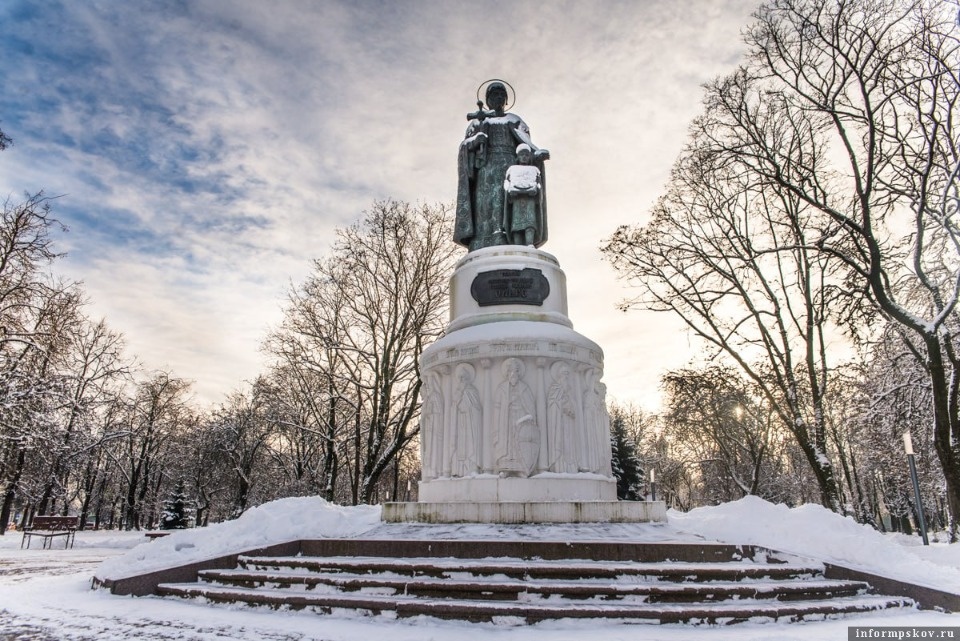 Памятник княгине Ольге комплексно отремонтируют в Пскове