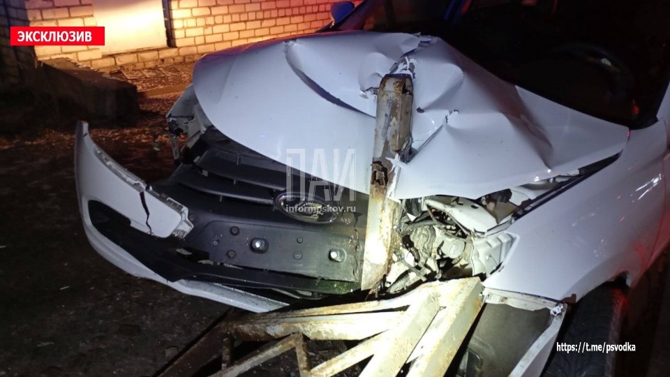 Мужчина пострадал в результате ДТП в Пскове Мужчина пострадал в результате ДТП в Пскове