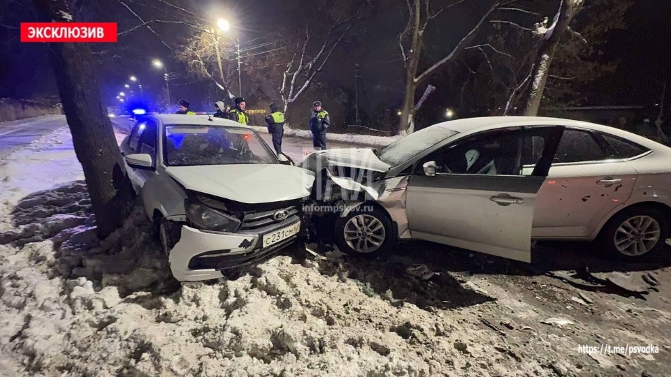Два человека пострадали в результате ДТП на улице Советской Армии в Пскове Два человека пострадали в результате ДТП на улице Советской Армии в Пскове