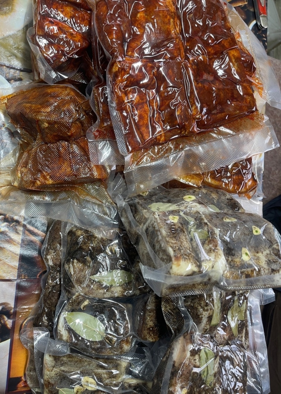 Юный себежанин помогает готовить посылки для участников СВО Юный себежанин помогает готовить посылки для участников СВО