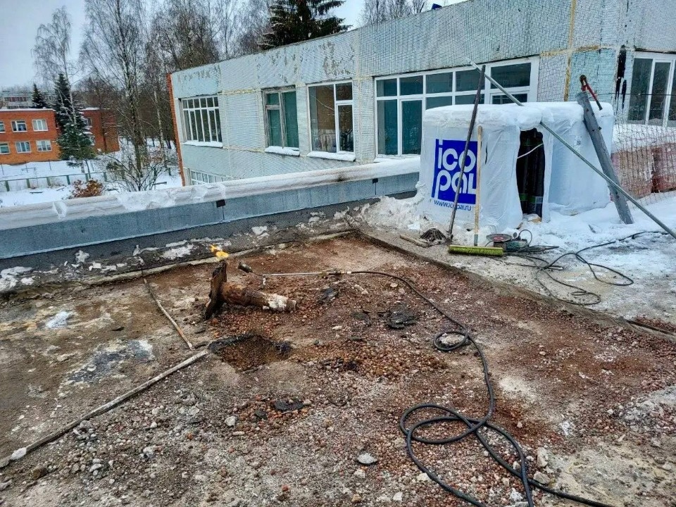 В Псковской инженерно-лингвистической гимназии начался капитальный ремонт