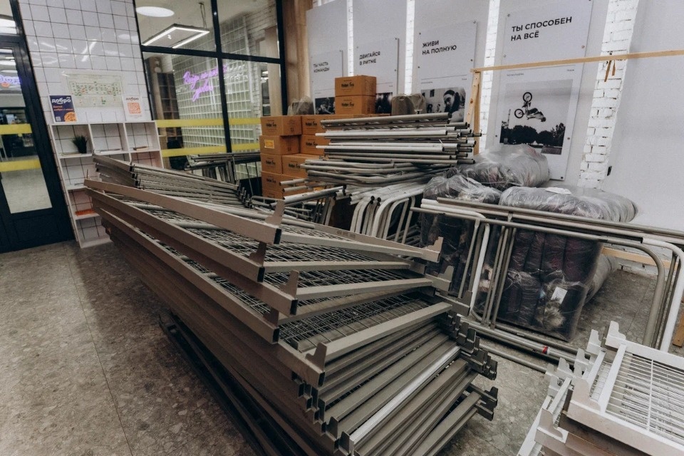 35 кроватей передали псковские волонтеры бойцам в госпиталь в Донецкой области