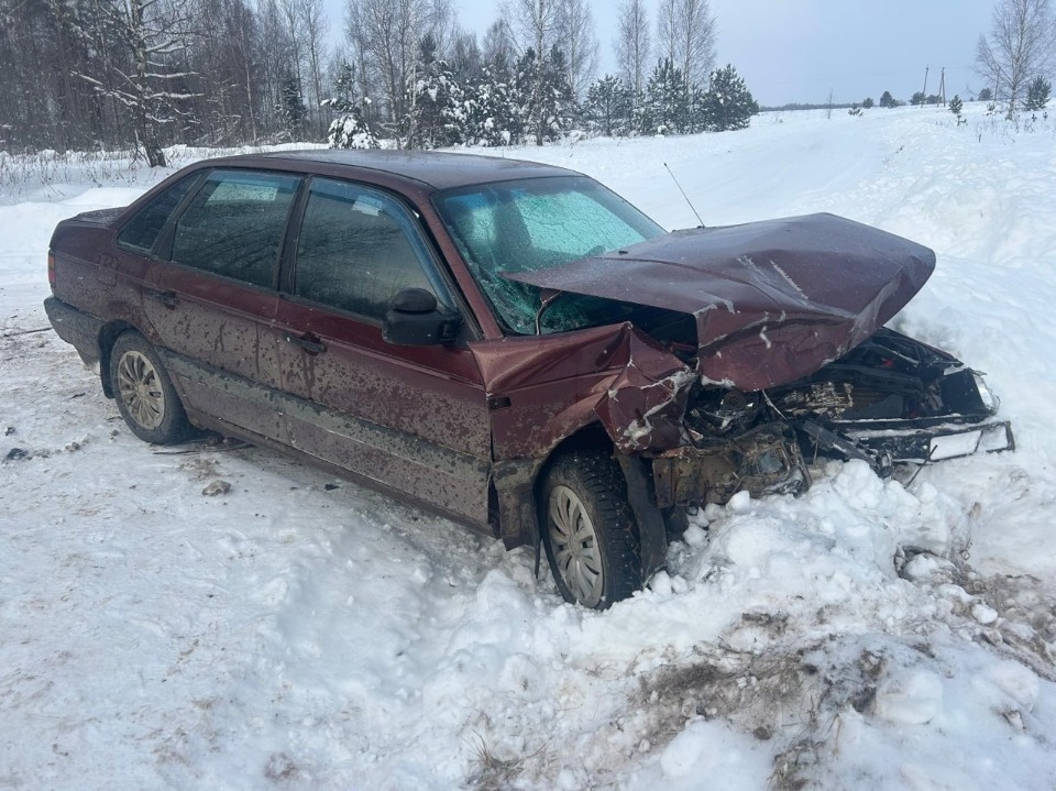 Пять человек пострадали на дорогах в Псковской области за неделю