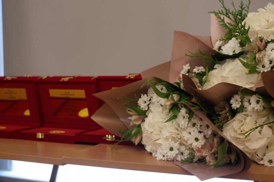 Медали «50 лет совместной жизни» в 2025 году получили более 750 псковских семей Медали «50 лет совместной жизни» в 2025 году получили более 750 псковских семей