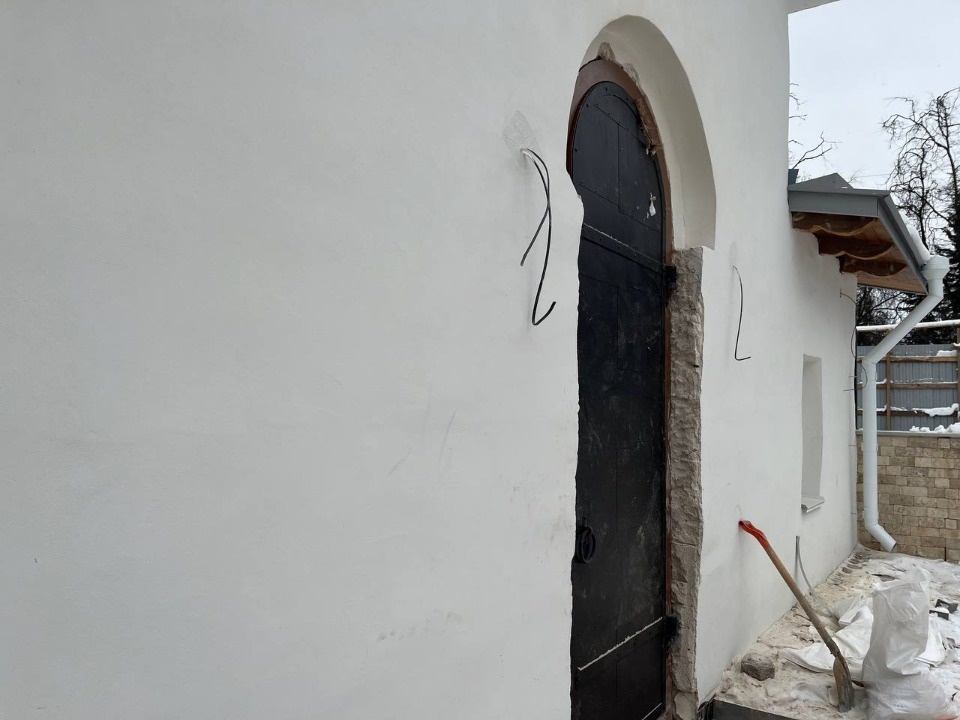 Светильники установили во всех главных помещениях церкви Николы со Усохи в Пскове