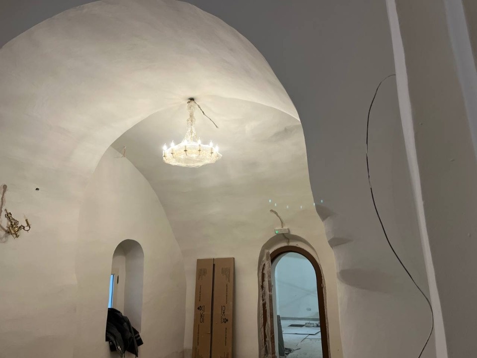 Светильники установили во всех главных помещениях церкви Николы со Усохи в Пскове