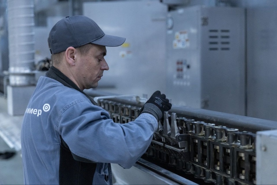 Завод «Титан-Полимер» приступил к плановому капитальному ремонту линии производства БОПЭТ пленки Завод «Титан-Полимер» приступил к плановому капитальному ремонту линии производства БОПЭТ пленки