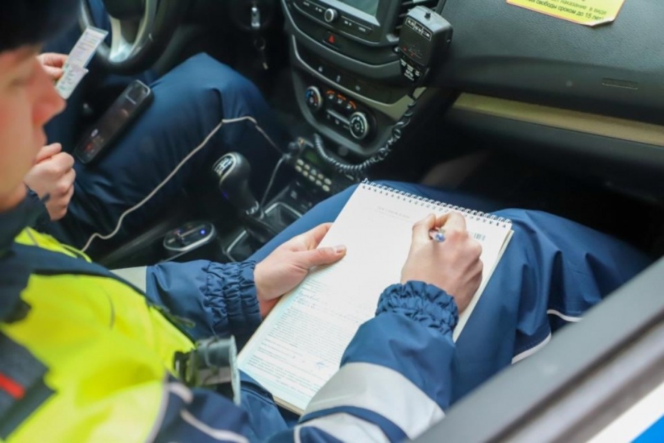 С начала года в Пскове за парковку на инвалидных местах оштрафовали более 50 водителей