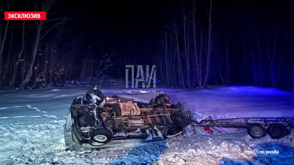 Микроавтобус вылетел в кювет и опрокинулся в результате ДТП в Плюсском районе Микроавтобус вылетел в кювет и опрокинулся в результате ДТП в Плюсском районе