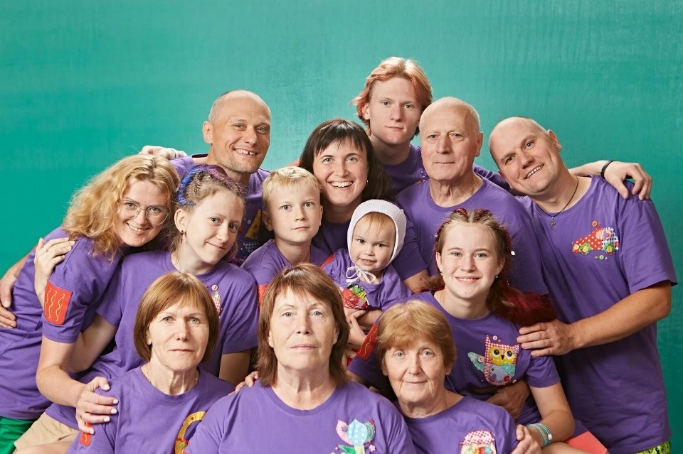 Семья из Великих Лук стала финалистом всероссийского конкурса «Это у нас семейное» Семья из Великих Лук стала финалистом всероссийского конкурса «Это у нас семейное»