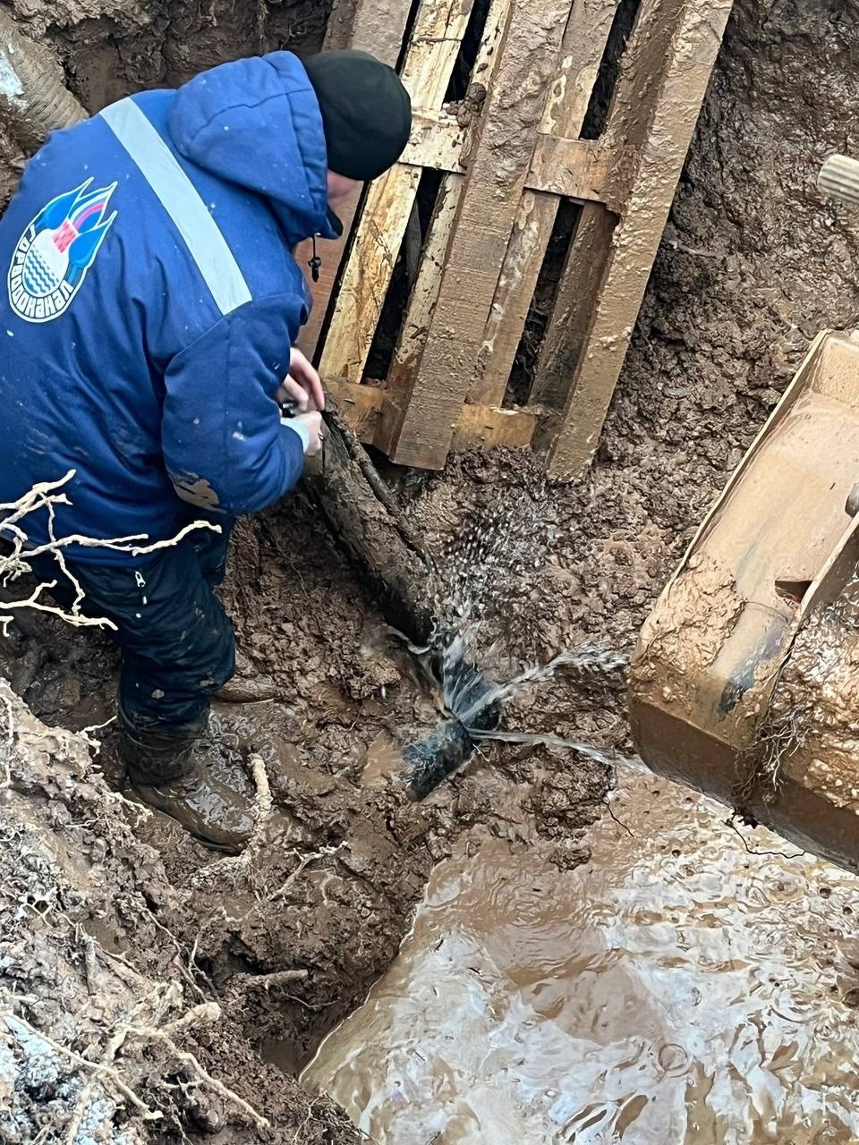 Аварийную ситуацию в поселке Заплюсье предотвратил «Горводоканал» Пскова