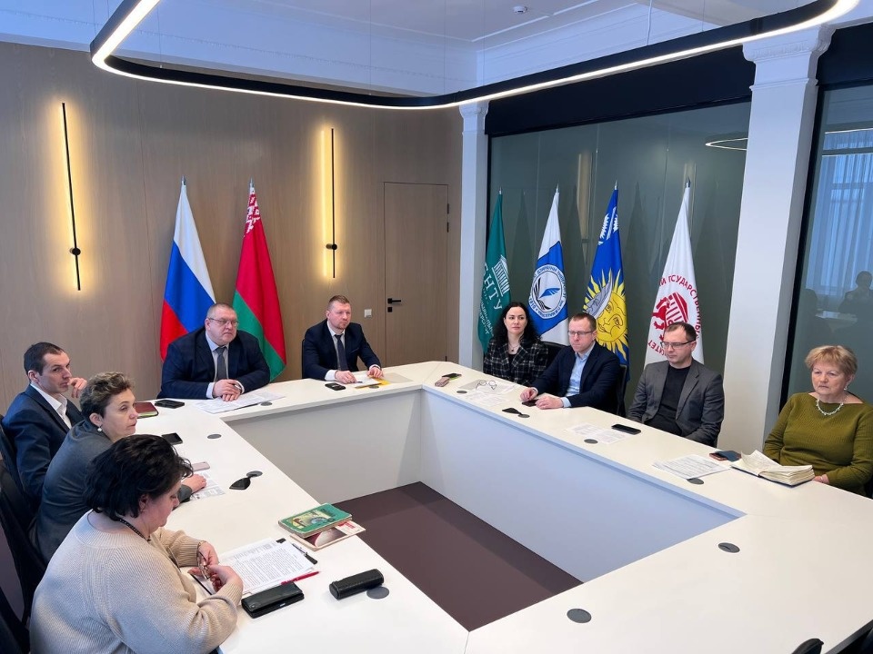 Лучшими практиками в сфере образования обменялись Псков и Нижневартовск