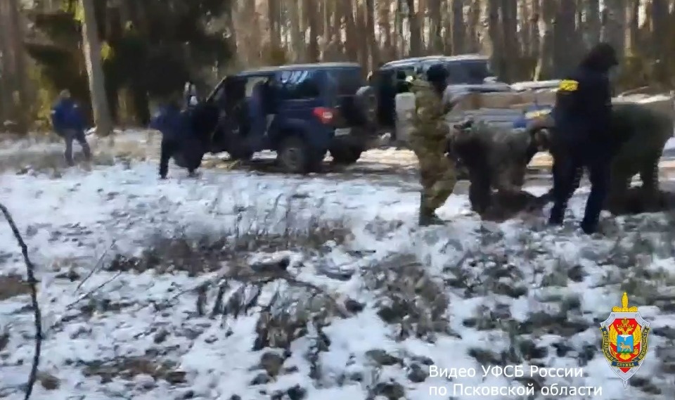 В Псковской области накрыли банду организаторов сигаретного трафика В Псковской области накрыли банду организаторов сигаретного трафика