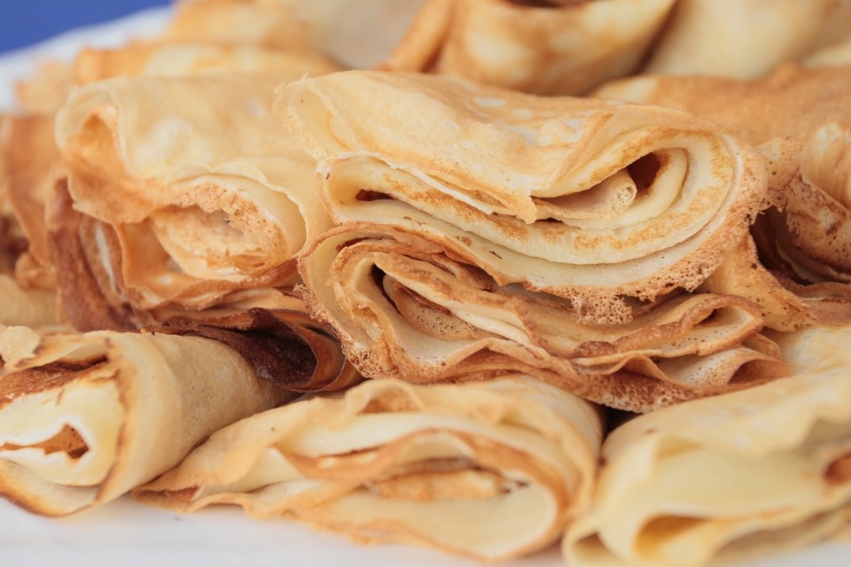 Гастроэнтеролог рассказал, как сделать блины полезнее