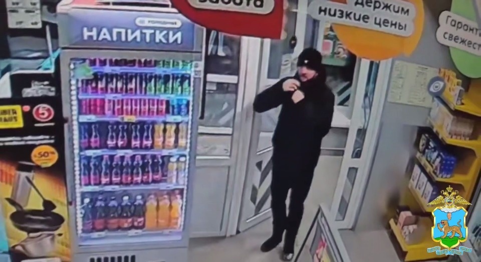 В Великих Луках полиция проводит проверку по факту избиения 17-летнего подростка в магазине