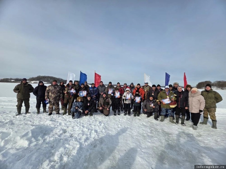 Соревнования по подледной ловле рыбы прошли в Пушкиногорском районе