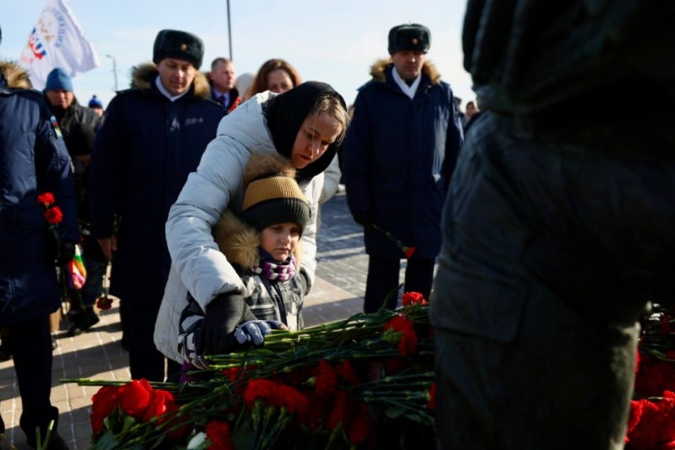 Память героев почтили в Выбутах Добронравов, Проханов и Немов