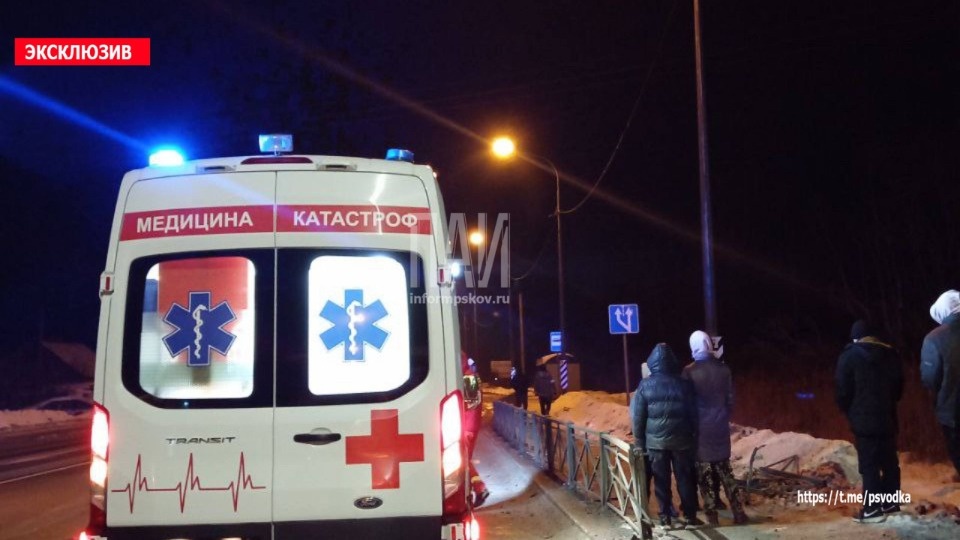 Водителя вылетевшего в кювет автомобиля Chevrolet госпитализировали в Псковском районе Водителя вылетевшего в кювет автомобиля Chevrolet госпитализировали в Псковском районе
