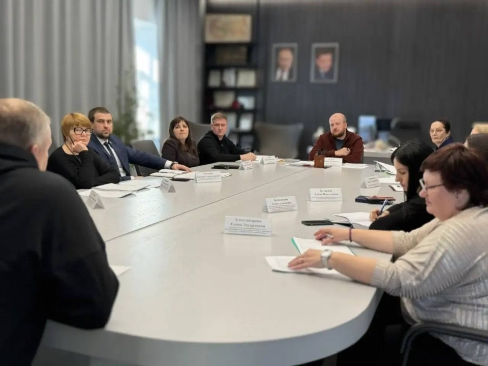 Сообщать о фактах нарушения трудового законодательства призвал псковичей Борис Елкин Сообщать о фактах нарушения трудового законодательства призвал псковичей Борис Елкин