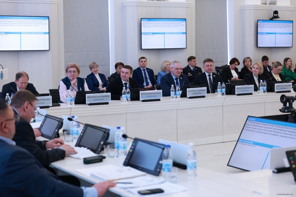 Единый размер квоты приема на работу детей-сирот и бывших заключенных установили в Псковской области