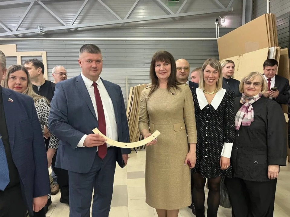 Делегация псковских профсоюзов побывала на мебельном производстве в Белоруссии