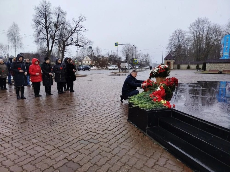 Псковские профсоюзы отдали дань памяти воинов-десантников 6-й роты