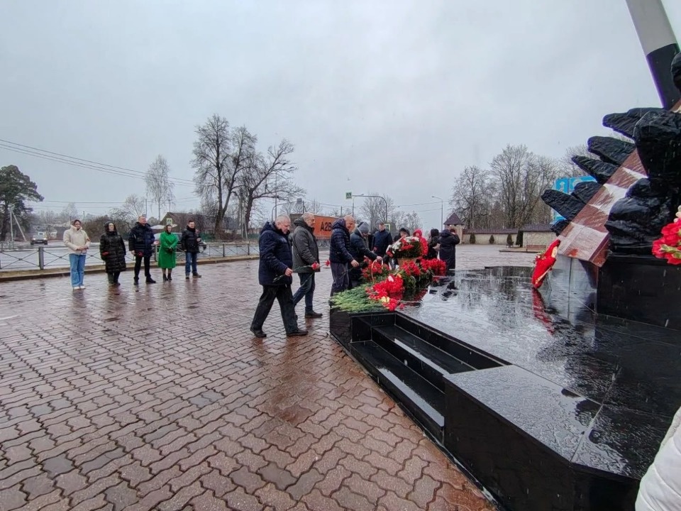 Псковские профсоюзы отдали дань памяти воинов-десантников 6-й роты