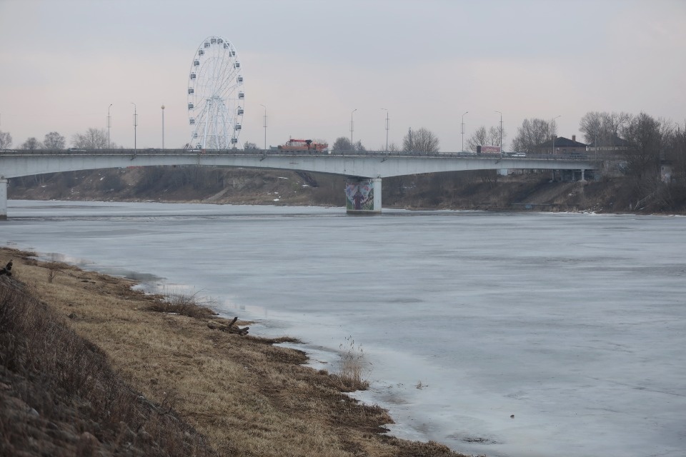 Весна ломает лёд Весна ломает лёд